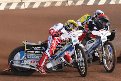 Bjarne Pedersen (vorne) muss sich für den GP verbessern