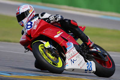 Kevin Wahr macht einen Ausflug mit der Yamaha R6