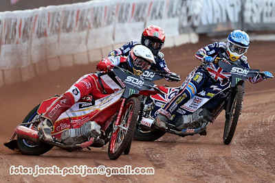 Bartosz Zmarzlik (vorne) war wieder einmal überragend