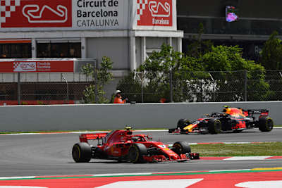 Kimi Räikkönen vor Max Verstappen im Spanien-GP