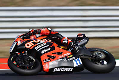 Nicolo Bulega fährt auch 2023 für Aruba.it Ducati