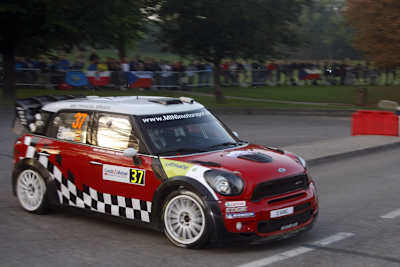 Dani Sordo im Mini führt die Rallye Frankreich an