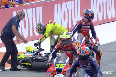 Kuriosum: Franco Morbidelli stürzte in der Startaufstellung