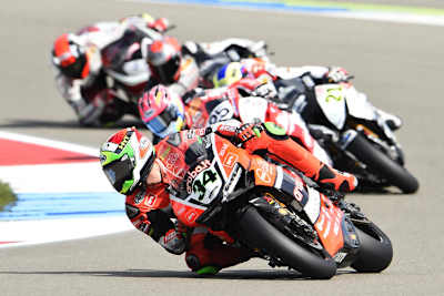 Davide Giugliano (34) wartet auf seinen ersten Sieg