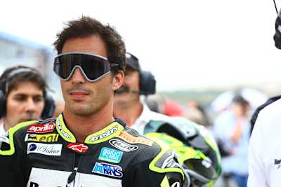 Toni Elias ist ein leidenschaftlicher Brillenträger