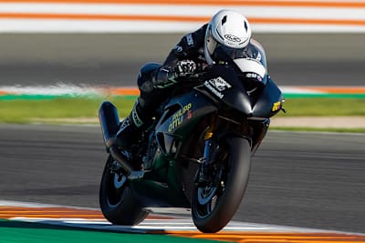 Philipp Öttl auf dem Trainingsmotorrad