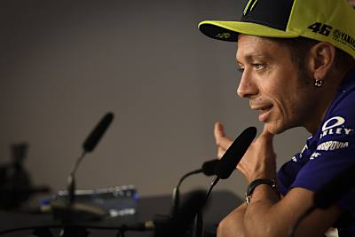 Valentino Rossi steckt nicht auf