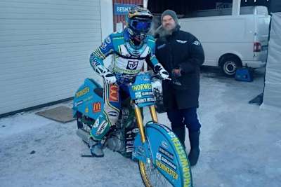 Fahrer Luca Bauer mit Vater Günther