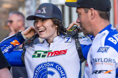 Celina Liebmann (li.) hat sich England gut eingelebt