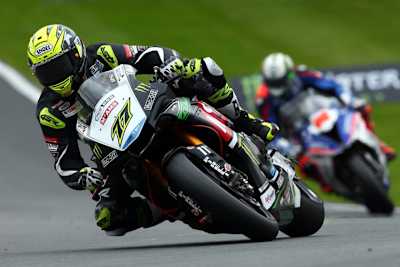 Erster Saisonsieg für James Ellison