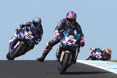 Alex Lowes vor Marco Melandri