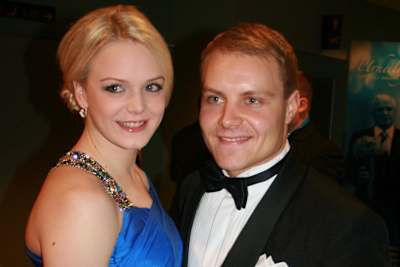 Ein schönes Paar: Emilia Pikkarainen und Valtteri Bottas