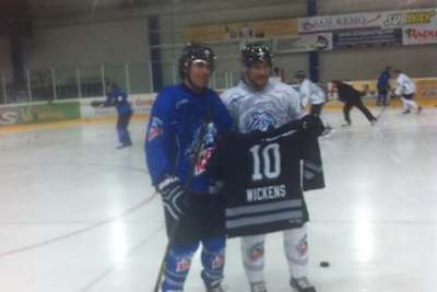 Robert Wickens beim Eishockey-Training