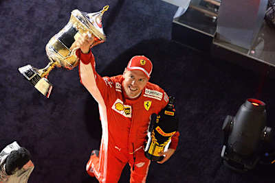 Da sah alles noch gut aus für Sebastian Vettel: Sieg in Bahrain