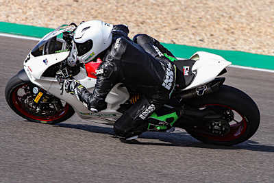 Max Kofler auf einer Ducati 955 V2