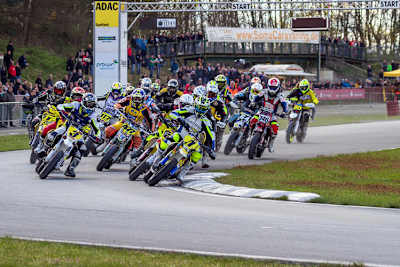 Am kommenden Wochenende fällt in Harsewinkel der Startschuss für die Supermoto-DM 2017