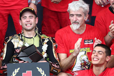 Alvaro Bautista links neben Gigi Dall'Igna