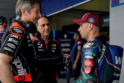 Massimo Rivola und Romano Albesiano im Gespräch mit Miguel Oliveira