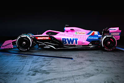 In den ersten beiden Grands Prix 2022 wird Alpine in dieser Lackierung fahren, zu Ehren von Partner BWT