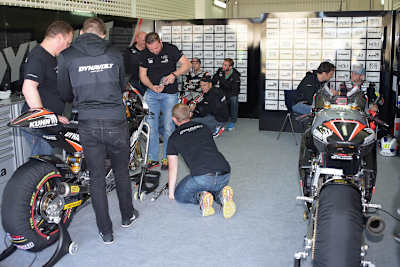 Das neue Intact-Team beim jüngsten Test in Valencia, bei dem Cortese hinter Zarco (und vor Folger) auf Platz 2 landete