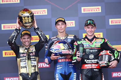 Wirklich glücklich sah Toprak (Mitte) nach seinen drei Siegen nicht aus