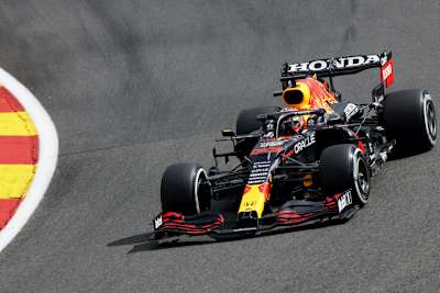 Max Verstappen drehte im zweiten Training in Belgien erst die schnellste Runde, dann flog er ab