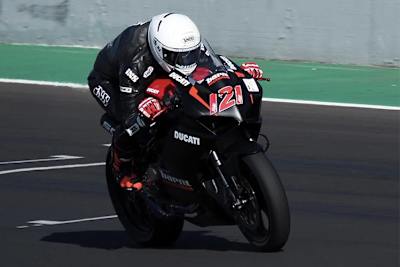 Randy Krummenacher hat bereits mit der Ducati V2 getestet