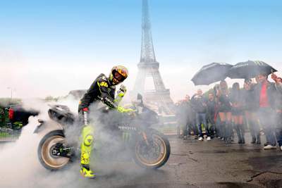 Rossi beim Burn-out: Erstmals beim Eiffelturm