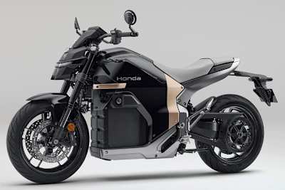 Honda WN7: Eleganz strahlt sie nicht gerade aus, aber eine Batterie mit hoher Kapazität braucht nun mal Platz