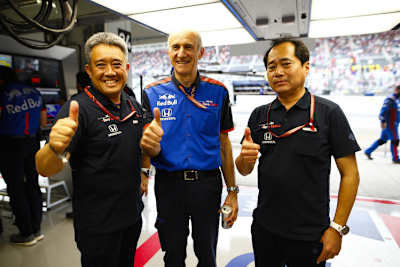 Franz Tost mit Honda-Rennchef Masashi Yamamoto (links) und F1-Projektleiter Toyoharu Tanabe