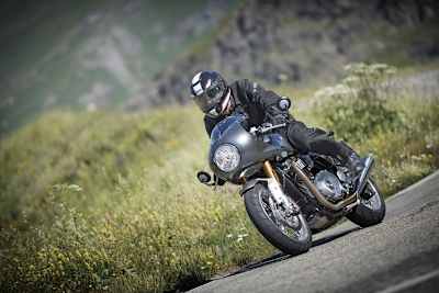 iXS Tour ST-Plus: Membrane direkt mit dem Oberstoff verbunden, damit sich das Gewebe nicht mit Regenwasser vollsaugen kann