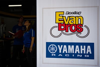 Ab Most sitzt ein anderer Italiener auf der schnellen Yamaha R6 des Teams Evan Bros