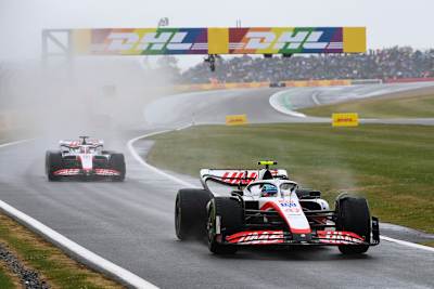 Mick Schumacher und Kevin Magnussen in Silverstone