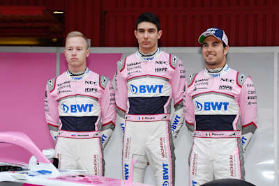 Nikita Mazepin (links) war 2018 Reservist bei Force India, neben Esteban Ocon und Sergio Pérez