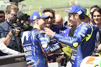 Valentino Rossi und Maverick Viñales sind natürlich dabei, wenn die M1 präsentiert wird  