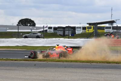 Max Verstappen neben der Ideallinie