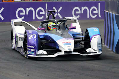 Jake Dennis fährt für BMW