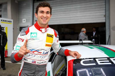 Connor de Phillippi vor dem Audi R8 LMS