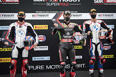Podium im Sprintrennen (v.l.): Tom Sykes, Johnny Rea und Michael van der Mark