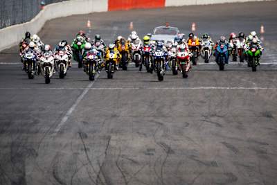 Die Fahrer und Teams warten auf Infos