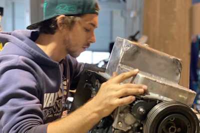 Moto2-Ass Remy Gardner bei der Arbeit