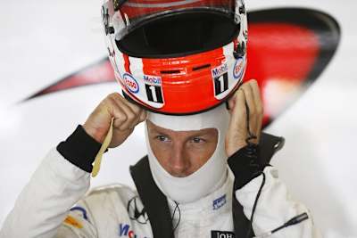 Jenson Button dachte daran, den Helm abzunehmen