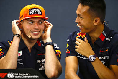 Max Verstappen und Alex Albon
