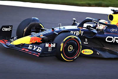 Der Red Bull Racing RB18 von Max Verstappen