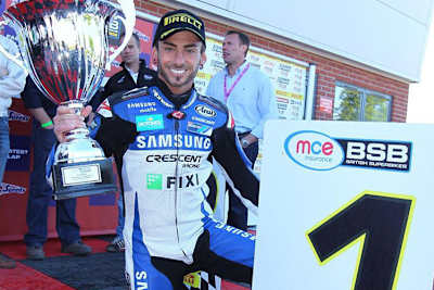 John Hopkins: Comeback mit Doppelsieg in Donington Park