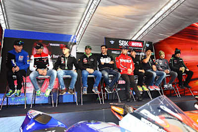 In der Paddock-Show trifft man beinahe immer Fahrer