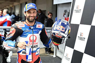 Johann Zarco jubelt über den besten Startplatz