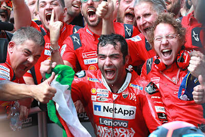 Danilo Petrucci befreite sich von einer Tonnenlast