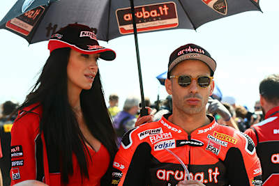 Wandert Marco Melandri mit Freundin Manuela in die USA aus?