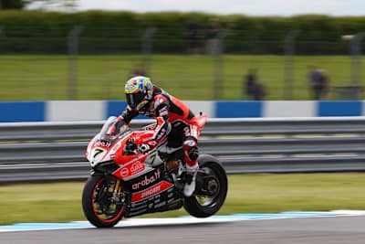 Wenn Chaz Davies am Bremshebel zieht, müssen die Produkte von Brembo Höchstleistungen erbringen 